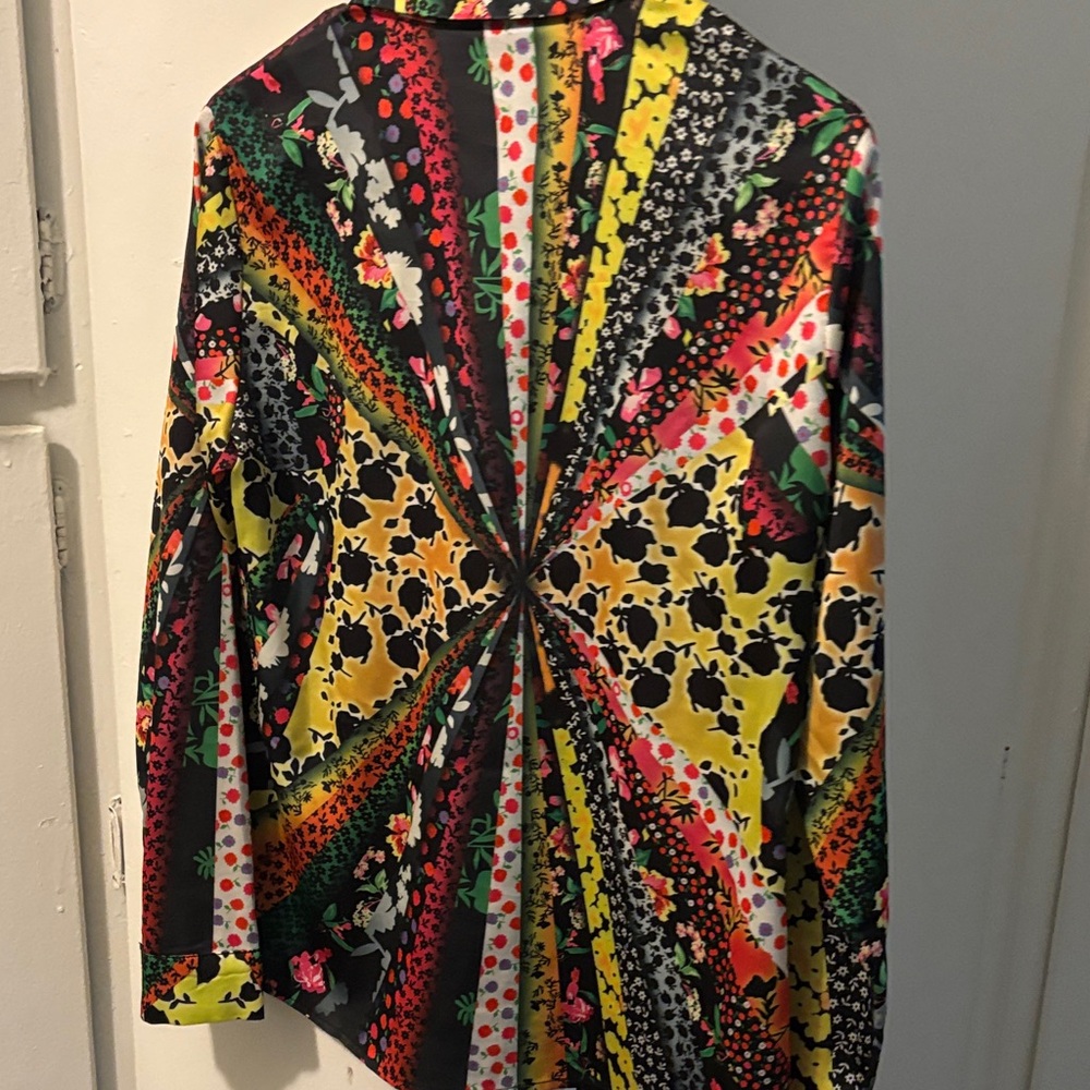 Women's Multicolor Patterned Top - Picture 3 of 6